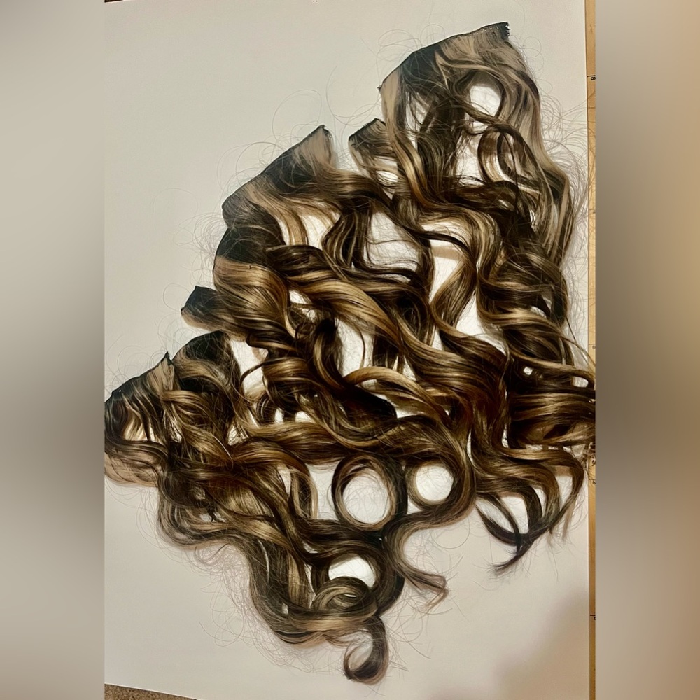 Vigorous Hair Extensions 7 pc w/16 clips (one clip missing) blonde/dark brown